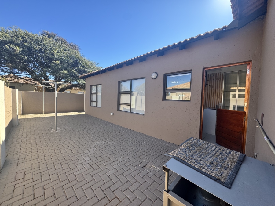 To Let 3 Bedroom Property for Rent in Wilkoppies North West